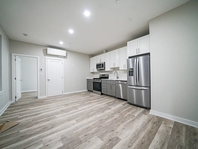 10 Blackwood St #114 — Photo 2