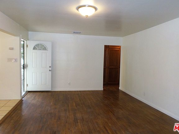 5th image of 610 Kew St APT 4