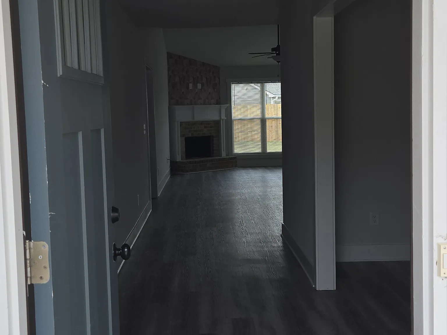4 bed, 2.5 bath, 2200 sqft, $2,400 — Photo 4