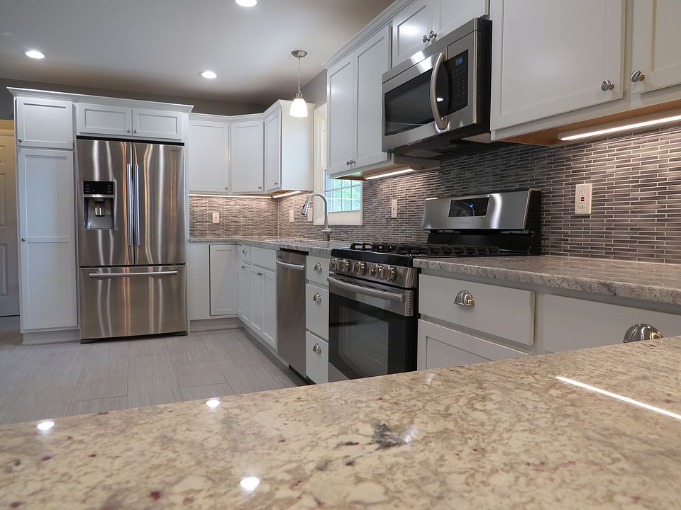 2nd image of 3473 Elmbrook Dr