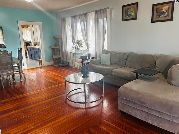 2nd image of 820 W 3rd St