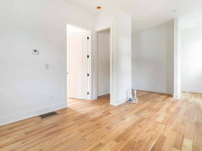 1554 Columbia Cir — Photo 49
