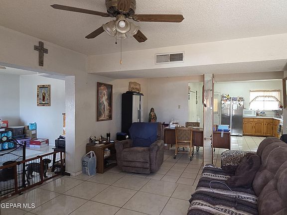 3rd image of 4815 Sierra Madre Dr