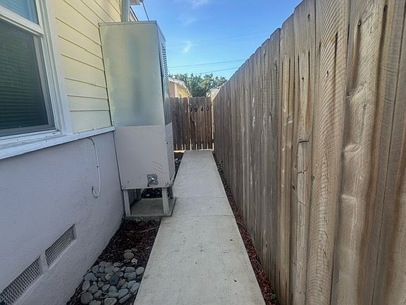 2nd image of 1940 Englewood Dr