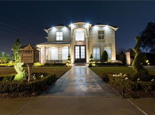 821 Transcontinental Dr, Metairie, LA 70001