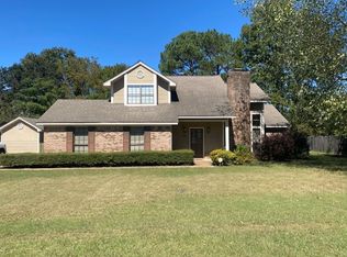 5524 Lakefront Dr, Tupelo, MS 38801