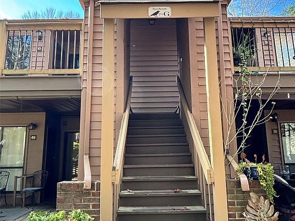 4th image of 50 Ravencroft Ln