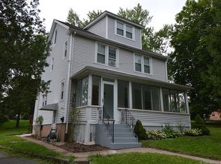 37 West St, Cromwell, CT 06416