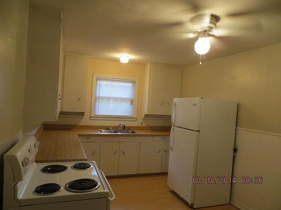 3rd image of 841 En 15th St
