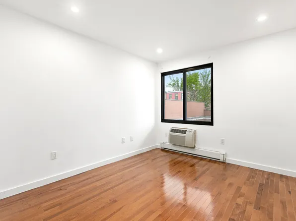 400 15th Street image 8 of 8