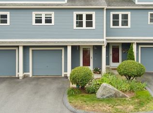 17 Oak Leaf Way, Peabody, MA 01960