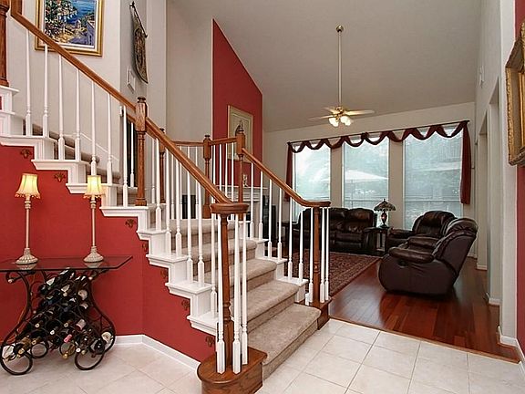 Oversized Foyer showing stairway...Great place forplacing furniture...