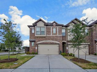 3334 Rainflower Springs Ln, Rosenberg, TX 77471