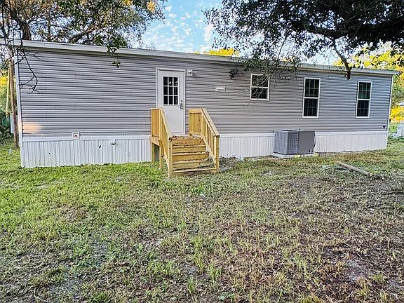 2nd image of 1065 Cypress St