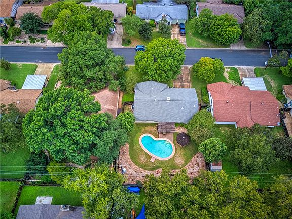 4th image of 8007 Parkdale Dr