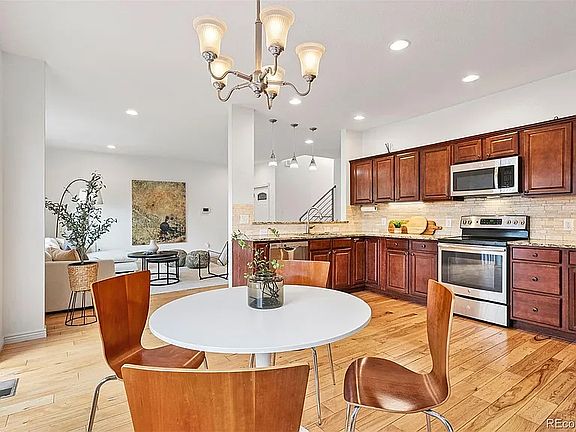 5th image of 4190 W Alameda Ave