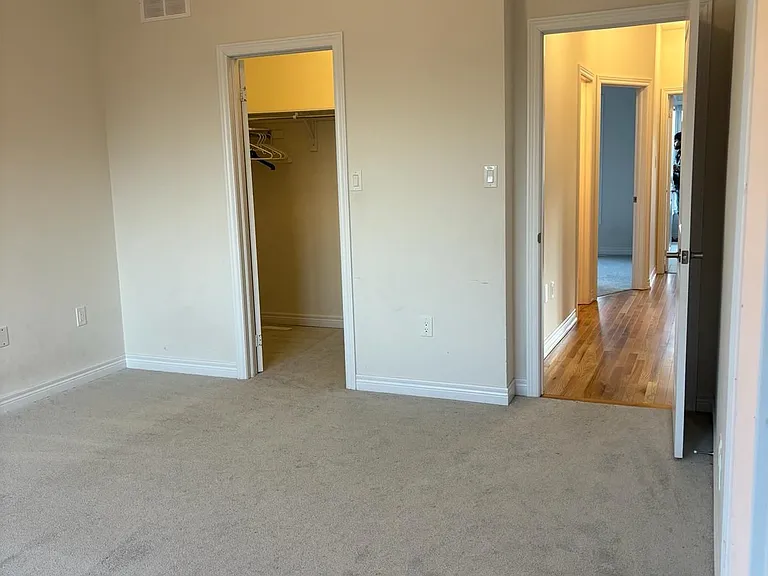 1272 Amherst Gate — Photo 7