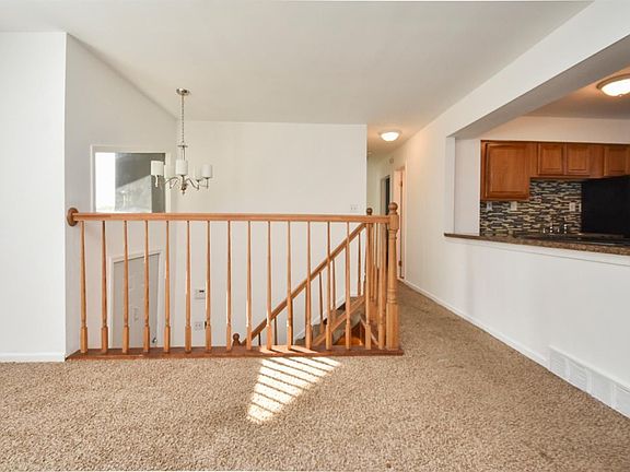 4th image of 284 S Mansfield St
