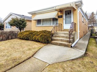 8112 Gross Point Rd, Morton Grove, IL 60053