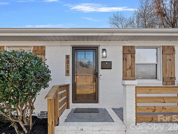3rd image of 4314 Oak Forest Dr