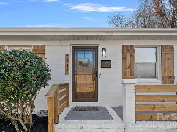 4314 Oak Forest Dr, Charlotte, NC 28215