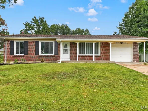 1319 Coppergate Ln, Saint Louis, MO 63138