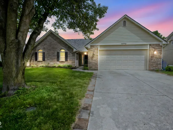 11418 Geist Valley Dr, Indianapolis, IN 46236