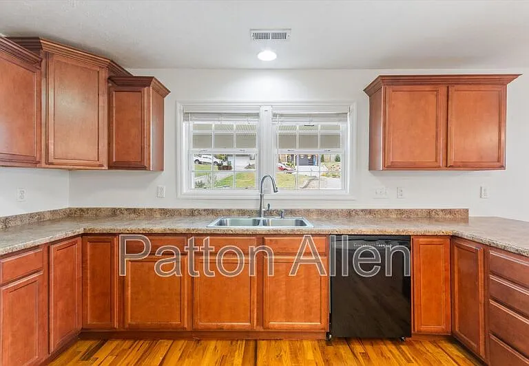 65 New Jersey Ave — Photo 8