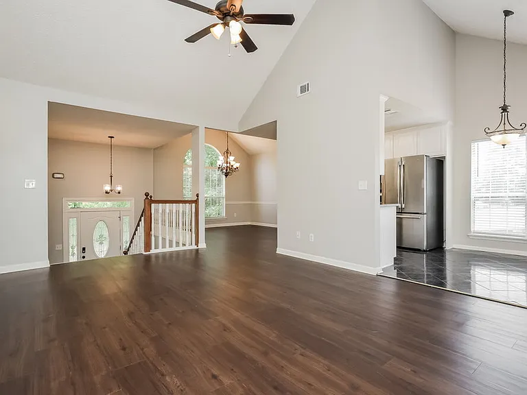685 Chaseridge Dr — Photo 4