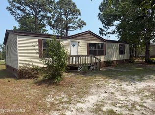 108 N Queens St, Hubert, NC 28539