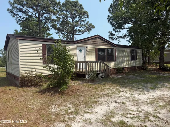 108 N Queens Street, Hubert, NC 28539