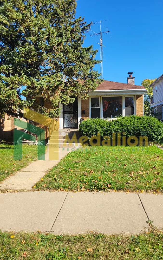 12549 S Yale Ave photo 1