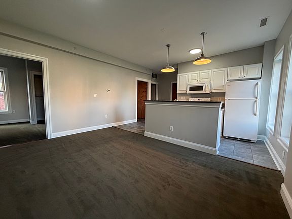 2nd image of 12 Hawthorn St #2
