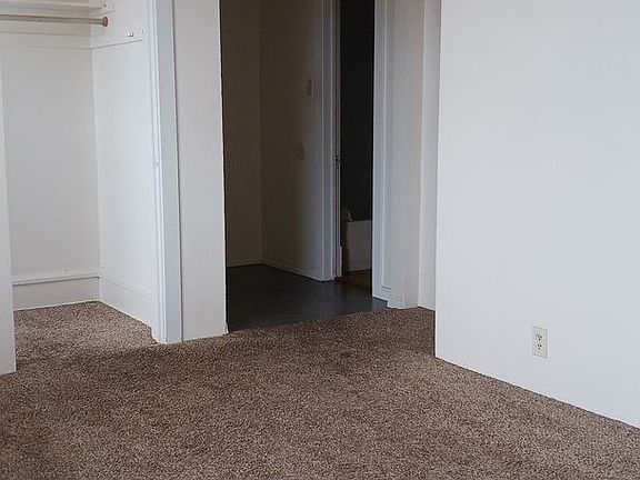 3rd image of 133 N Market Blvd APT 6