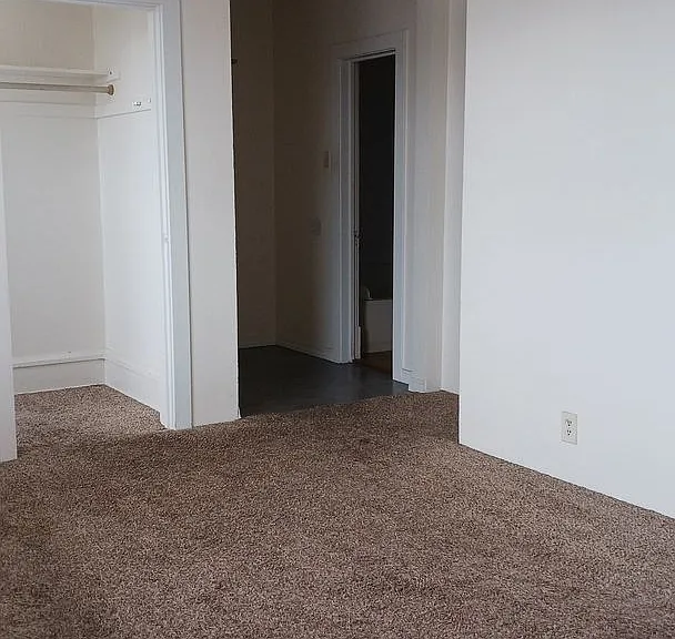 133 N Market Blvd — Photo 3