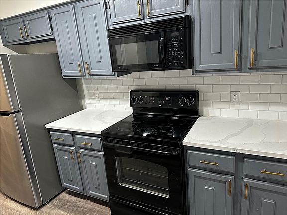 2nd image of 10378 Briar Forest Dr #32/5