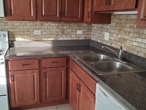 4th image of 7725 Woodward Ave APT 3B