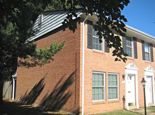 133 N Duke Dr, Sterling, VA 20164