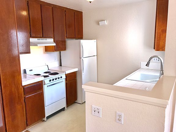 3rd image of 3631 Oak Creek Dr Unit D