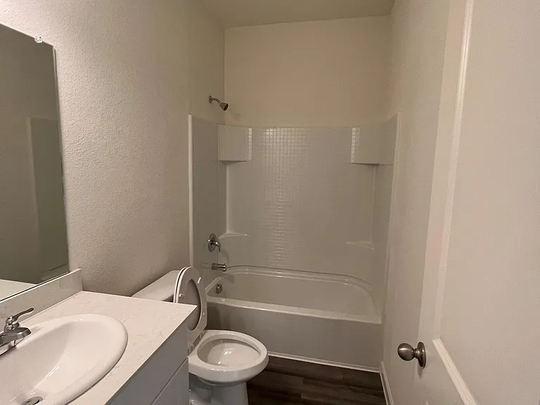 1710 Washington St — Photo 4