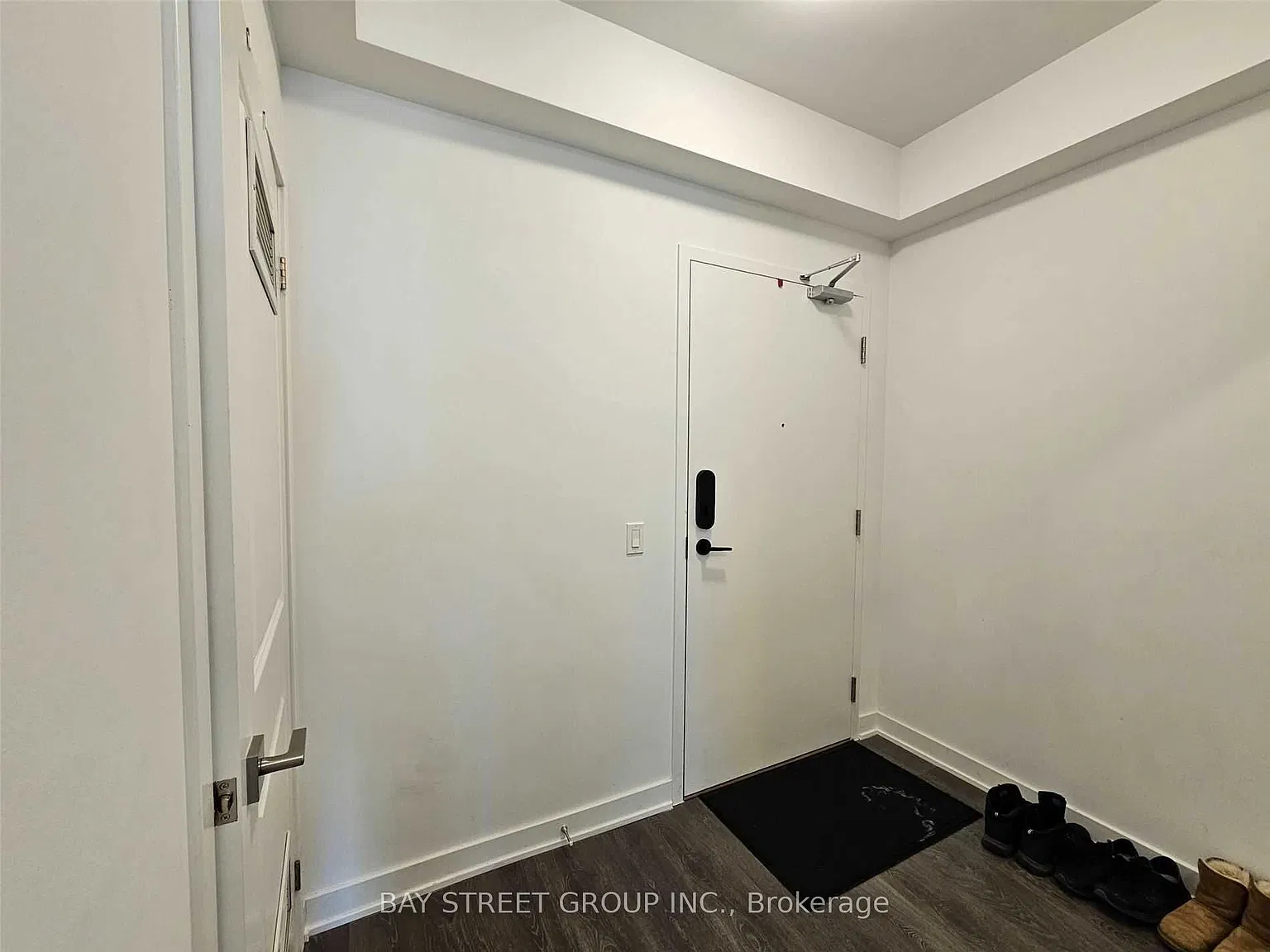 85 Oneida Cres — Photo 4