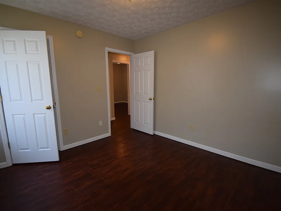 103A Hagerman Ct