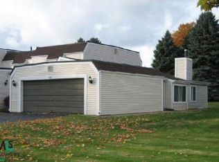 660 Oxford Oaks Ln, Oxford, MI 48371