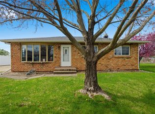 346 32nd St NW, Cedar Rapids, IA 52405