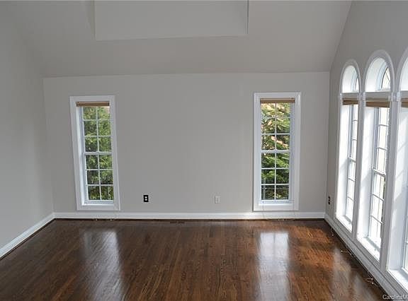 3rd image of 10618 Skipping Stone Ln NW