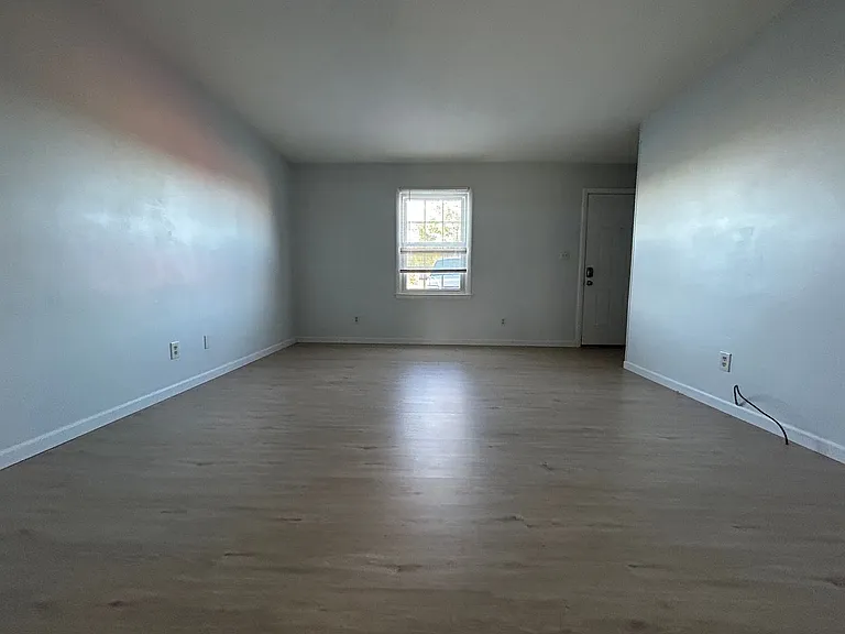 1740 Bonham Rd — Photo 3