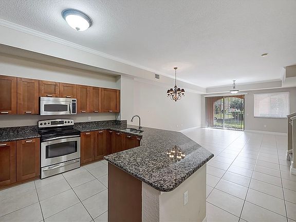 2nd image of 42 SE Sedona Cir #102