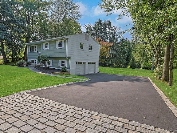 3rd image of 171 Austin Avenue