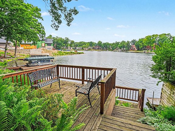 5th image of 185 Amhurst Pl