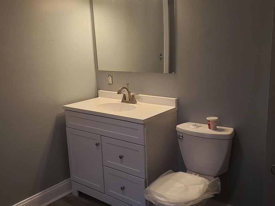 New bathroom, clean and modern, so is the kitchen, pics to come!
